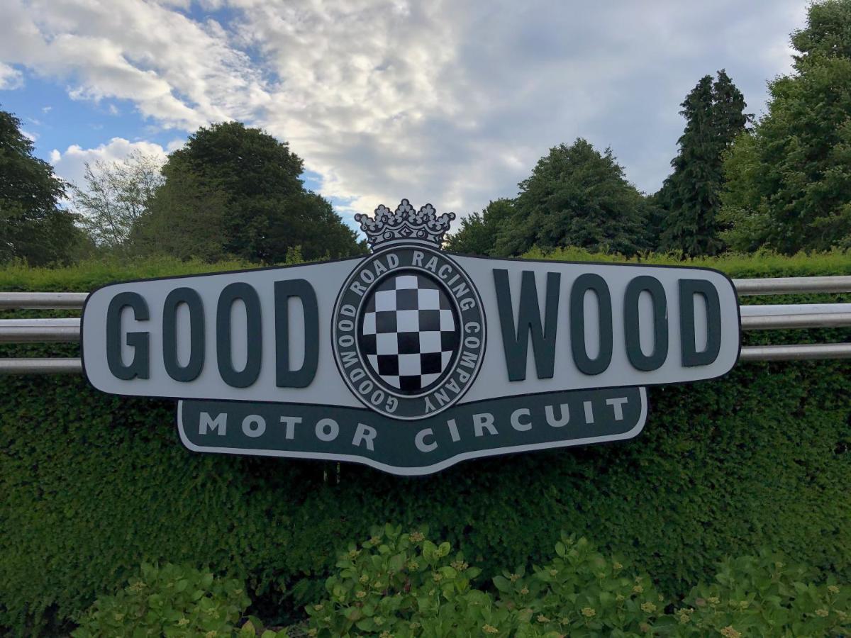 Flint House - Goodwood Events Bed & Breakfast Chichester Luaran gambar